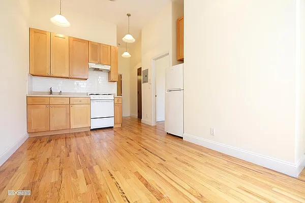 Rented by Citi Habitats | media 27