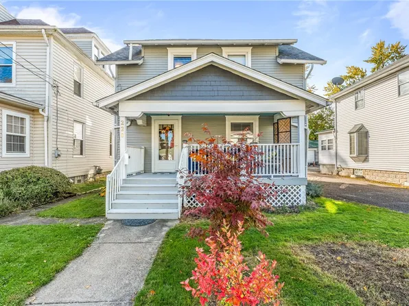 220 E Edgewood Ave, New Castle, PA 16105