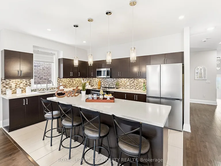 144 Underwood Dr — Photo 5