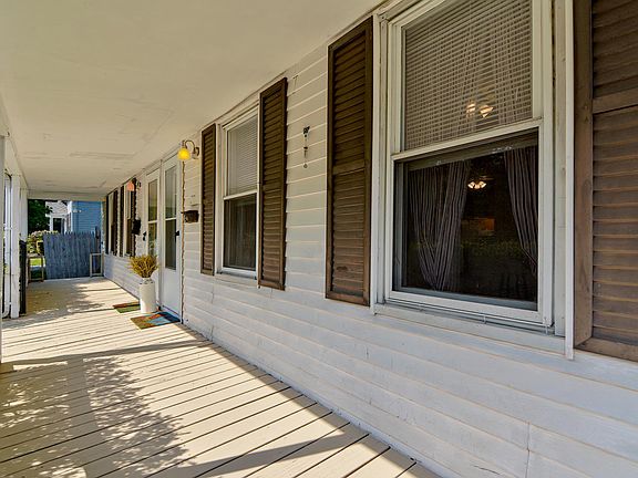 Front Farmer's Porch