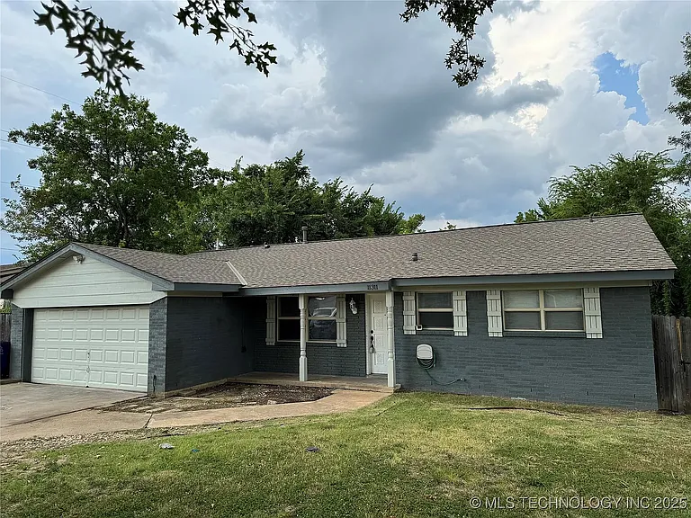 11311 E 15th Pl — Photo 5
