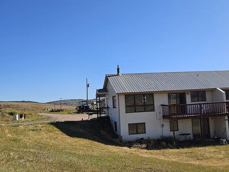 1/2 Duplex Side with view of Deck