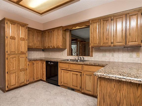 3rd image of 1 Sunderland Ln