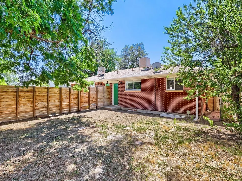 13641 E Nevada Pl