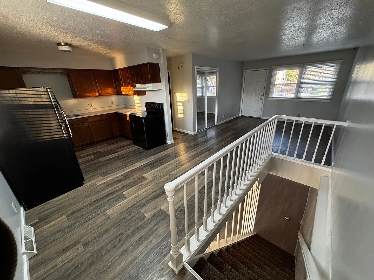 3 Bedroom house in Bettendorf 2 Bath 1 car attached garage with walkout basement — Photo 2