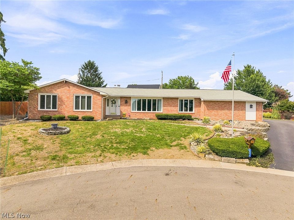 1st image of 2215 Tamarack Cir NE