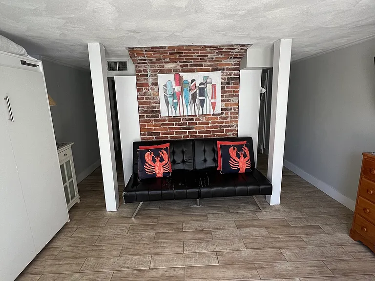 6 King St #1 — Photo 3