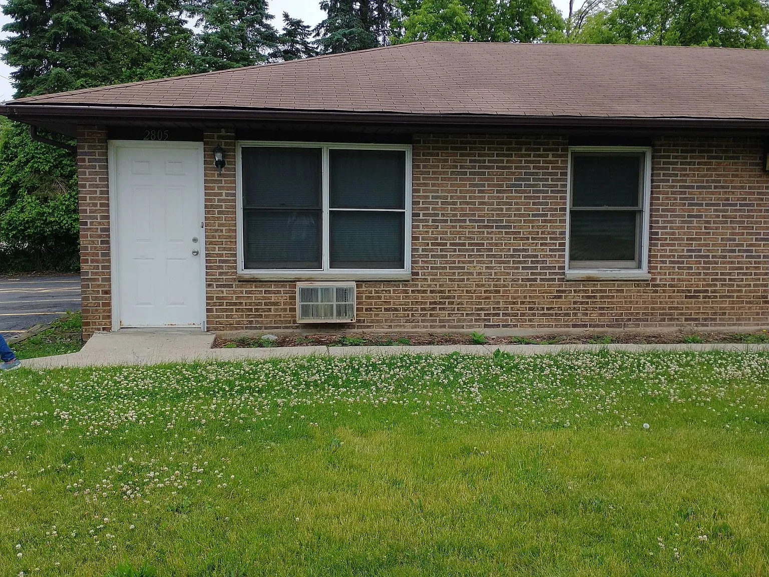 P042 / 2805 W 31st Street - Unit 1 — Photo 1