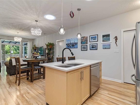 4th image of 6373 Shambrook Dr