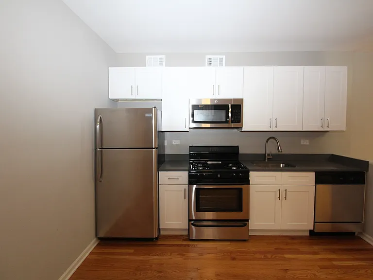 617 W Drummond Pl #GCW — Photo 5