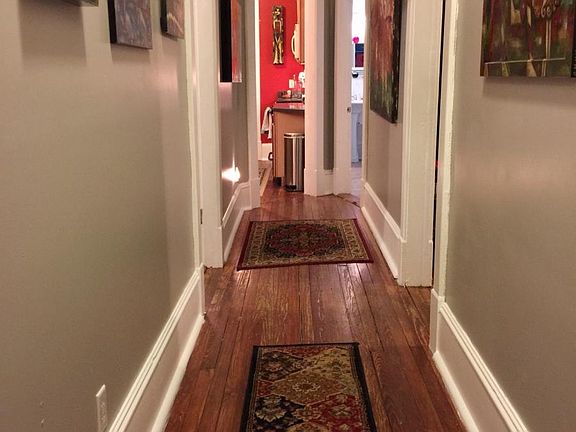 2nd image of 905 E Henry St #B