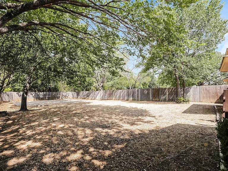 5108 Parliament Dr — Photo 15