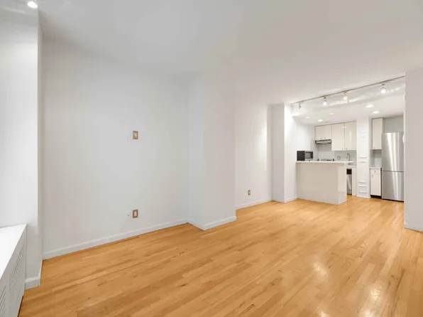 150 West 58th Street image 4 of 15