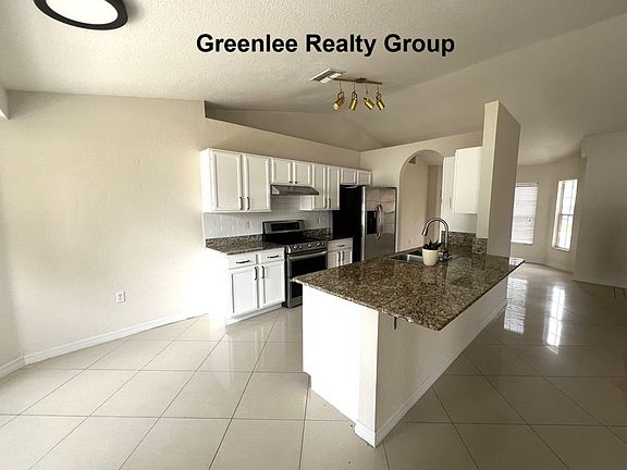 5th image of 153 Rosedale Ave
