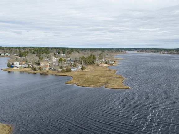 2nd image of 21 River Rd
