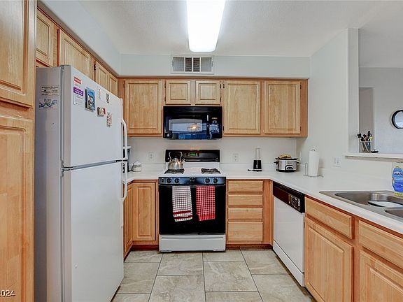 5th image of 5710 E Tropicana Ave Unit 1071