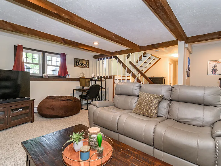 47 Butler Cir — Photo 20