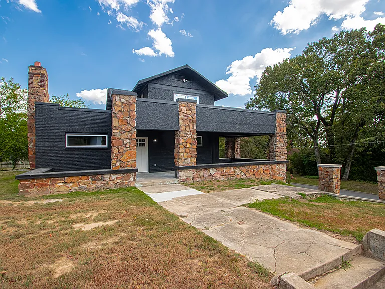 101 Skyline Dr #101 — Photo 2