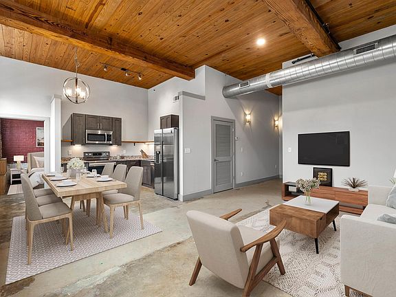 3rd image of 806 Green Ave #102