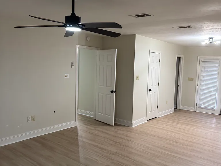 112 Oak Dr — Photo 8