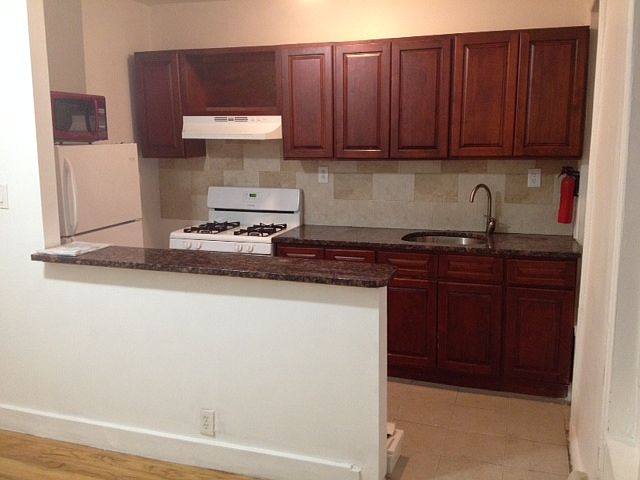 1st image of 306 Marion St #1