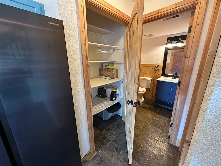 Kitchen pantry