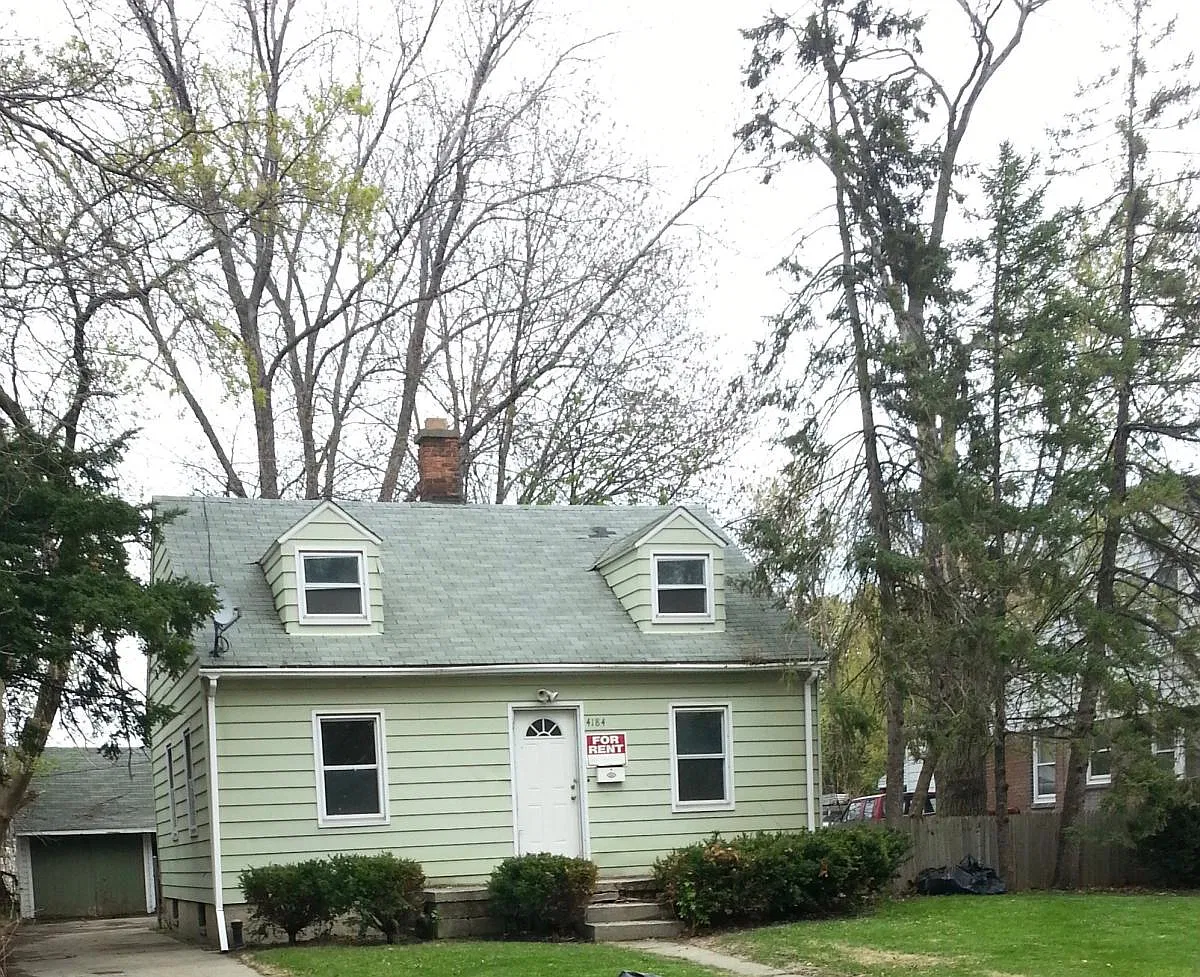4 bed, 1.5 bath, 1008 sqft, $1,300 — Photo 1