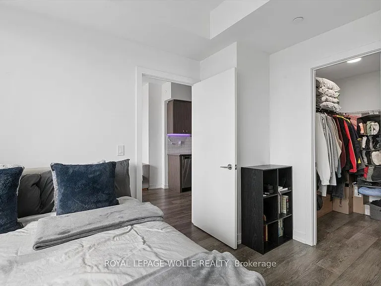 15 Wellington St S #1204 — Photo 16