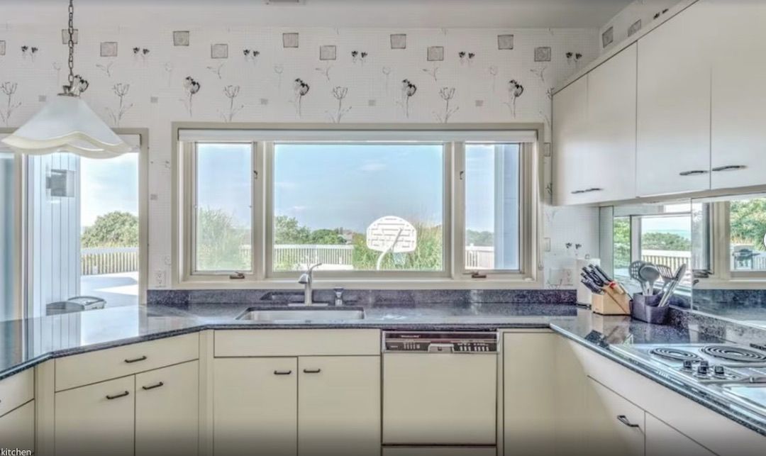 Kitchen view