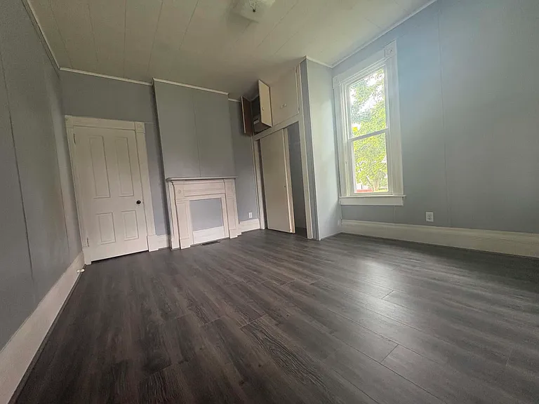 210 E 3rd St — Photo 14