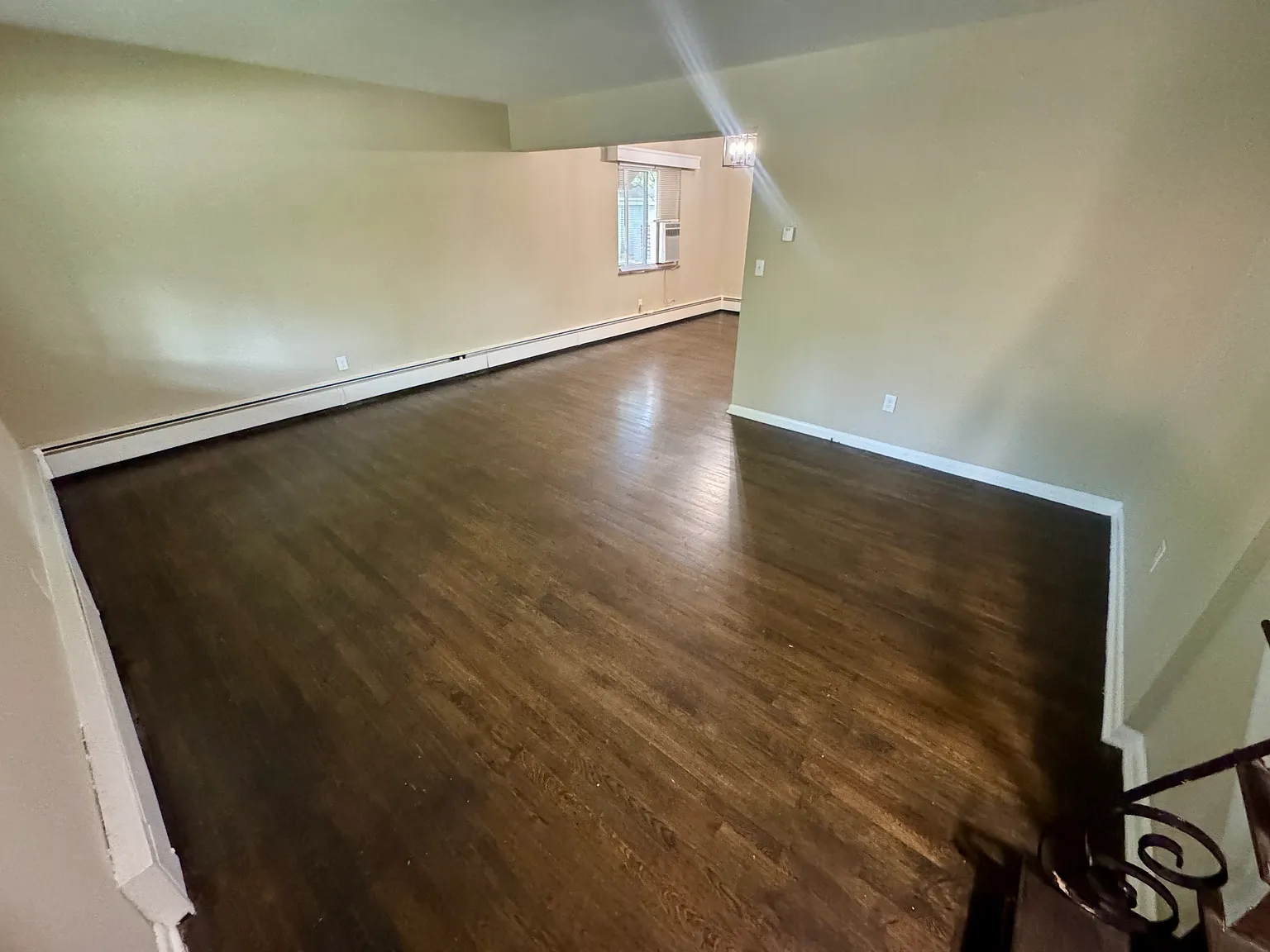 3 bed, 2.5 bath, 1300 sqft, $1,599 — Photo 2
