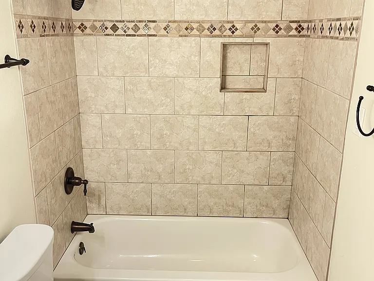 Guest Bathroom Shower/Tub Combo