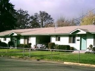 702 SE 10th St, Grants Pass, OR