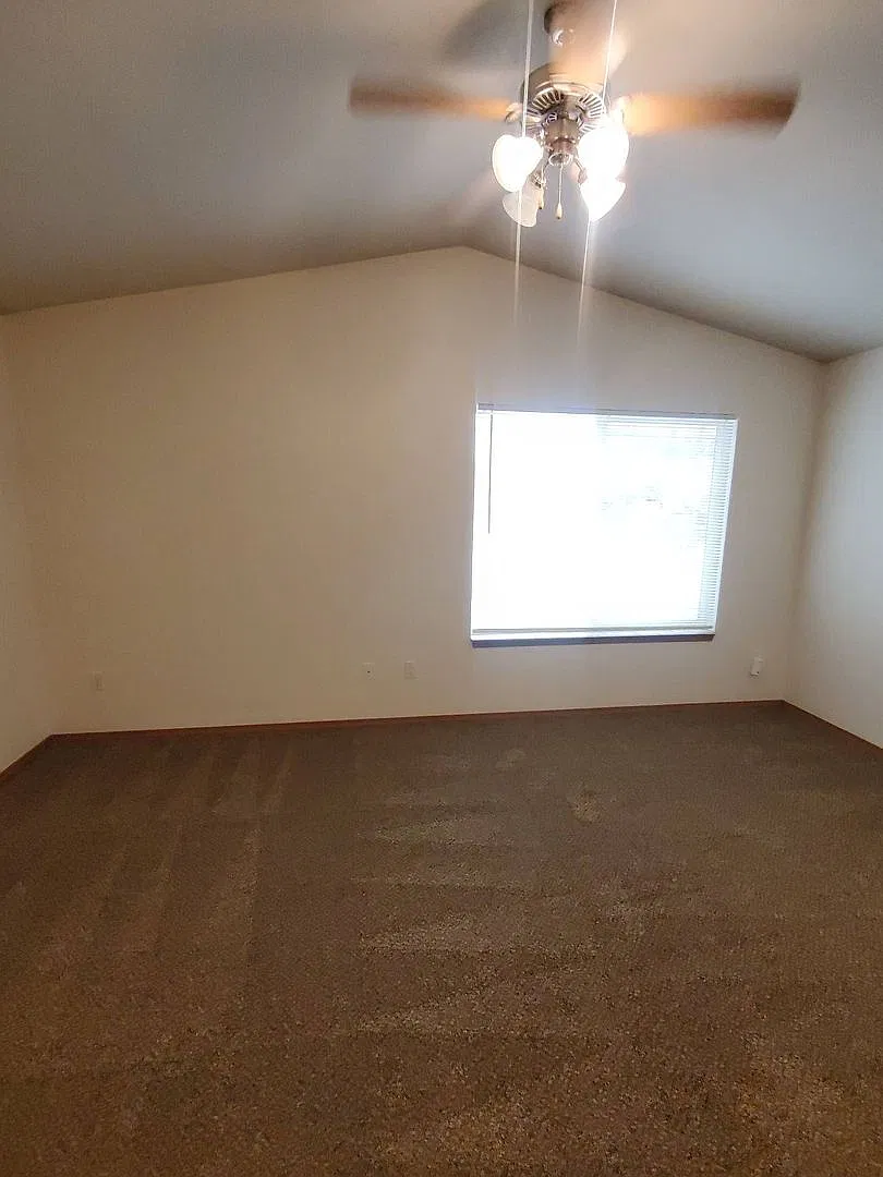 7654 Mcdougal Ave NE — Photo 4