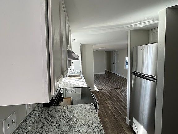 5th image of 715 Saturn Ave Trailer 6