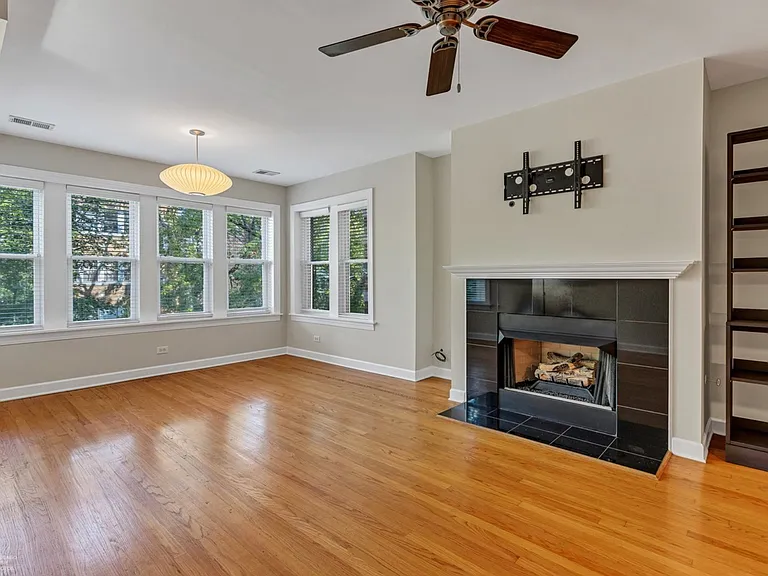 3011 W Gunnison St #2E — Photo 2