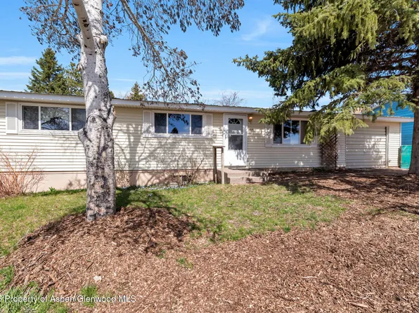 335 S Walnut St, Hayden, CO 81639