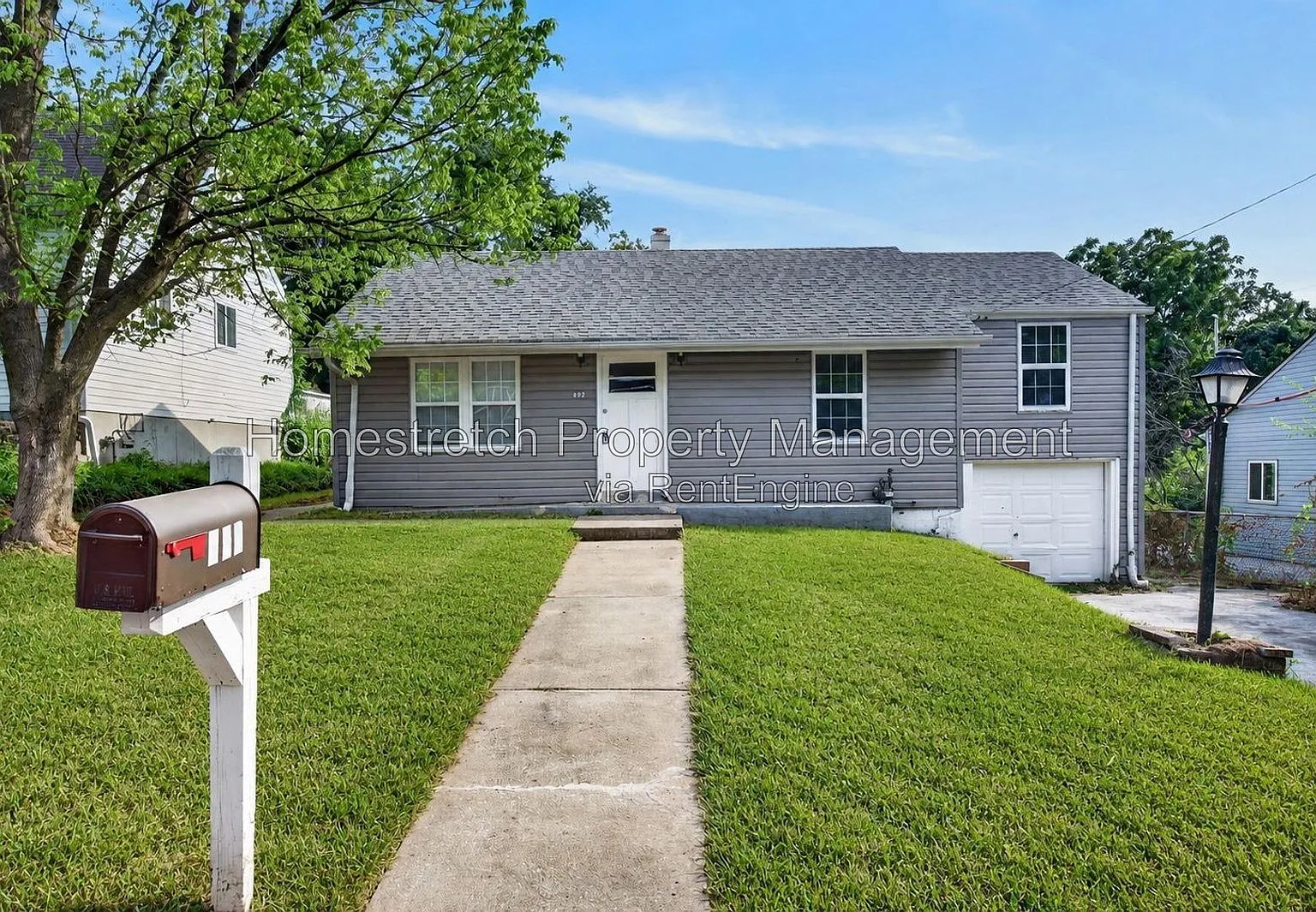 3 bed, 1.0 bath, 1260 sqft, $1,500 — Photo 1