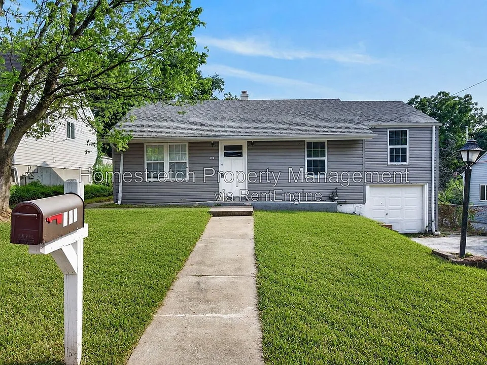 452 Bluff Dr