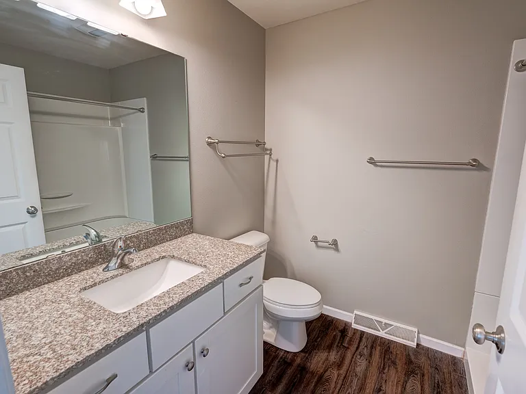 836 Thompson Dr — Photo 12
