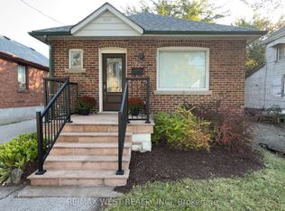 25 16th St, Toronto, ON M8V 3J7
