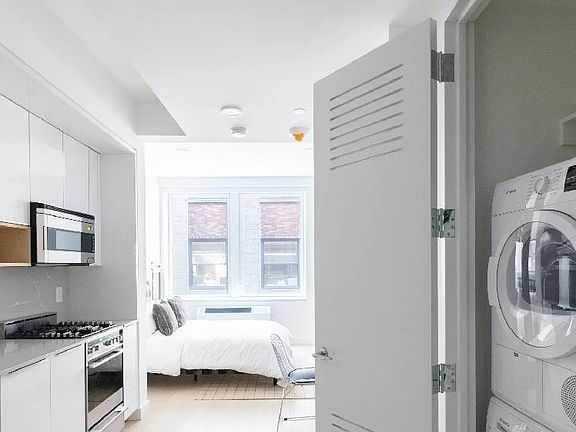 2nd image of 124 E 79th St #5A