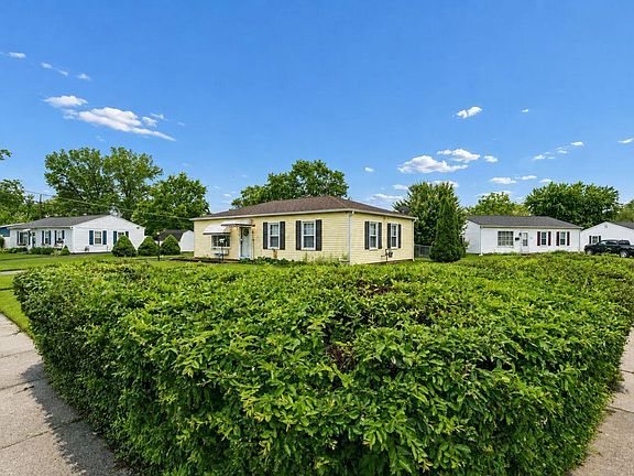 3rd image of 713 Gilmore Dr