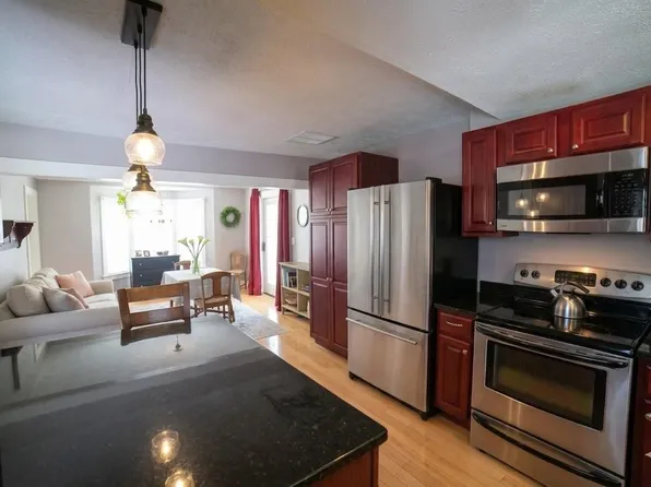 18 Maple Street, North Berwick, ME 03906