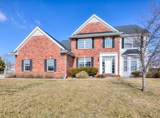2 Sable Oaks Ct, Bloomington, IL