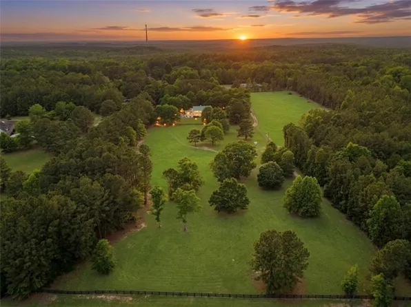 4 J Smith Rd, Newnan, GA 30263
