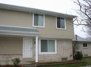 31927 Breezeway, Chesterfield, MI 48047