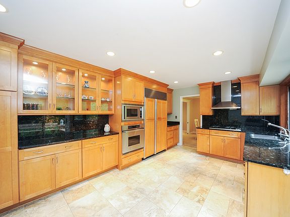 5th image of 5 Sherwood Dr