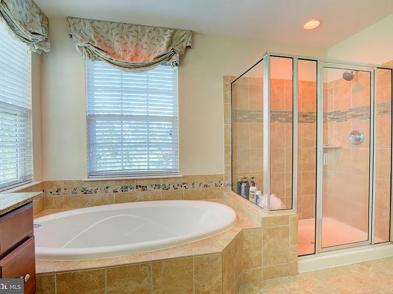 25291 Kilkeen Way — Photo 27