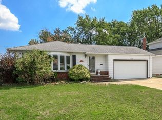 1607 Algiers Dr, Mayfield Heights, OH 44124